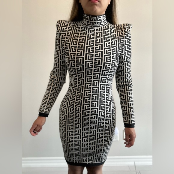 Black and fit very tight fitting midi dress - Picture 1 of 6